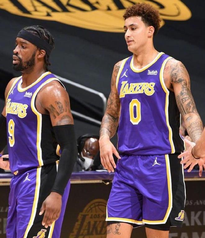 包含连胜势头难挡！CS2豪取十连胜的词条