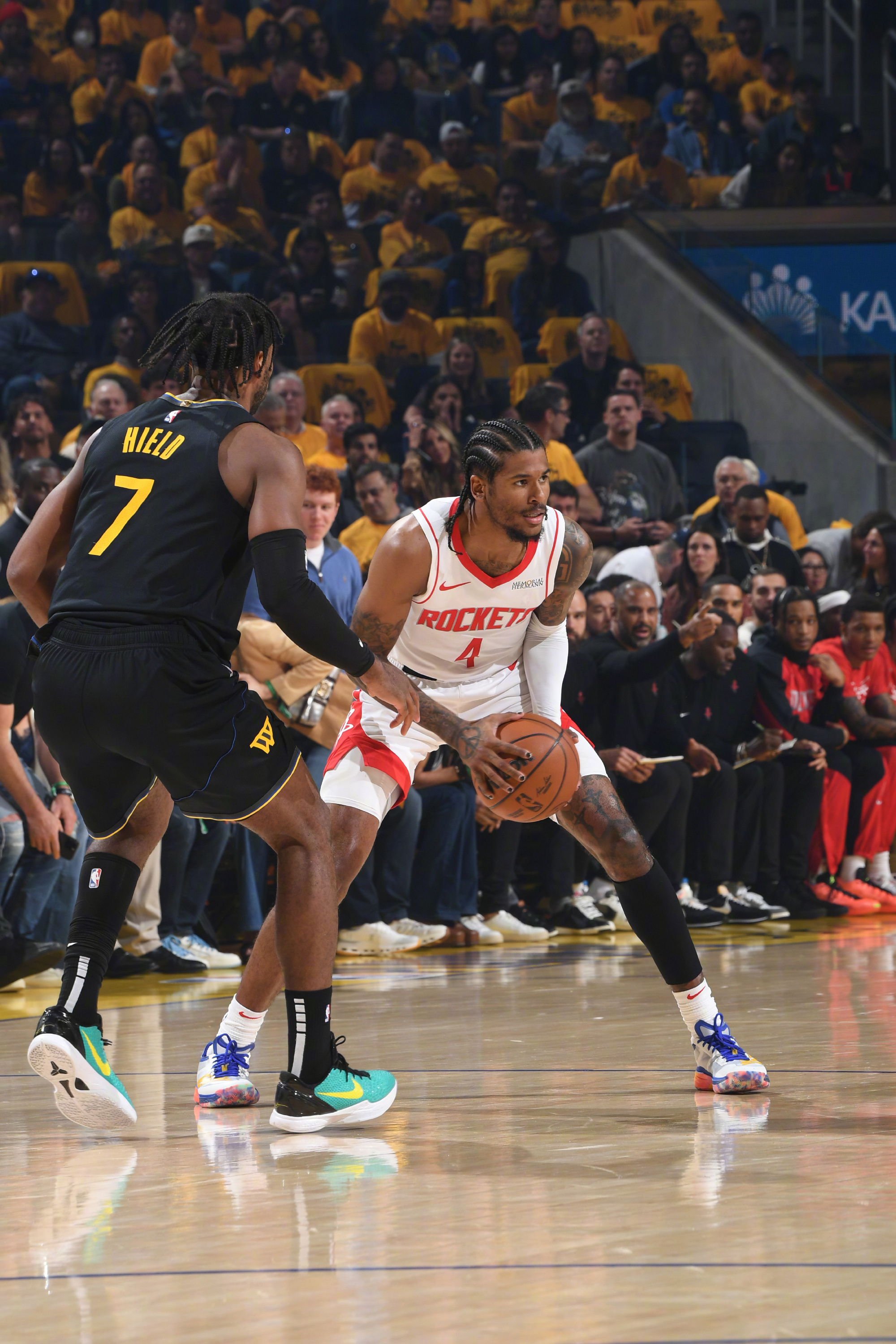 热火轻取青岛队，范弗利特点燃赛场