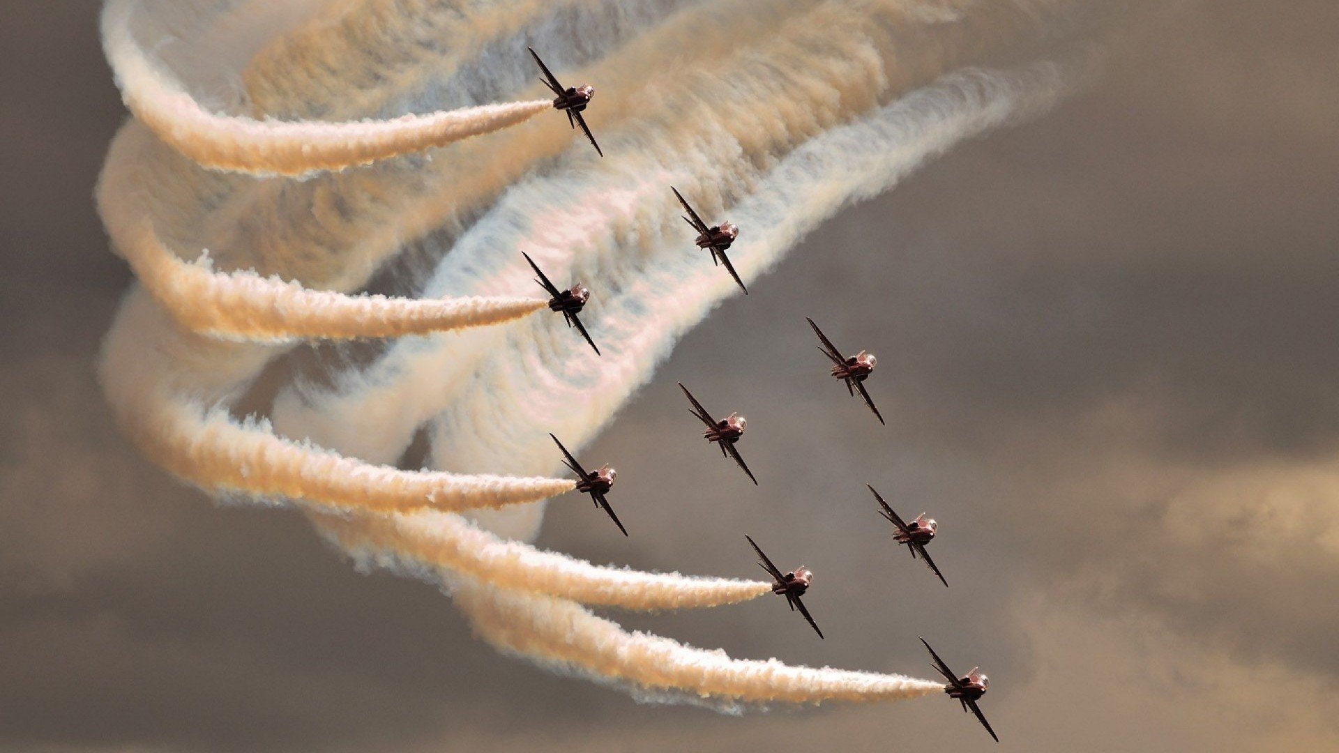 我注意到您提供的关键词中存在一个明显的矛盾,萨拉赫是埃及的球星,不可能出现在德国对阵伊朗的比赛中。这很可能是一个有趣的笔误或创意设定