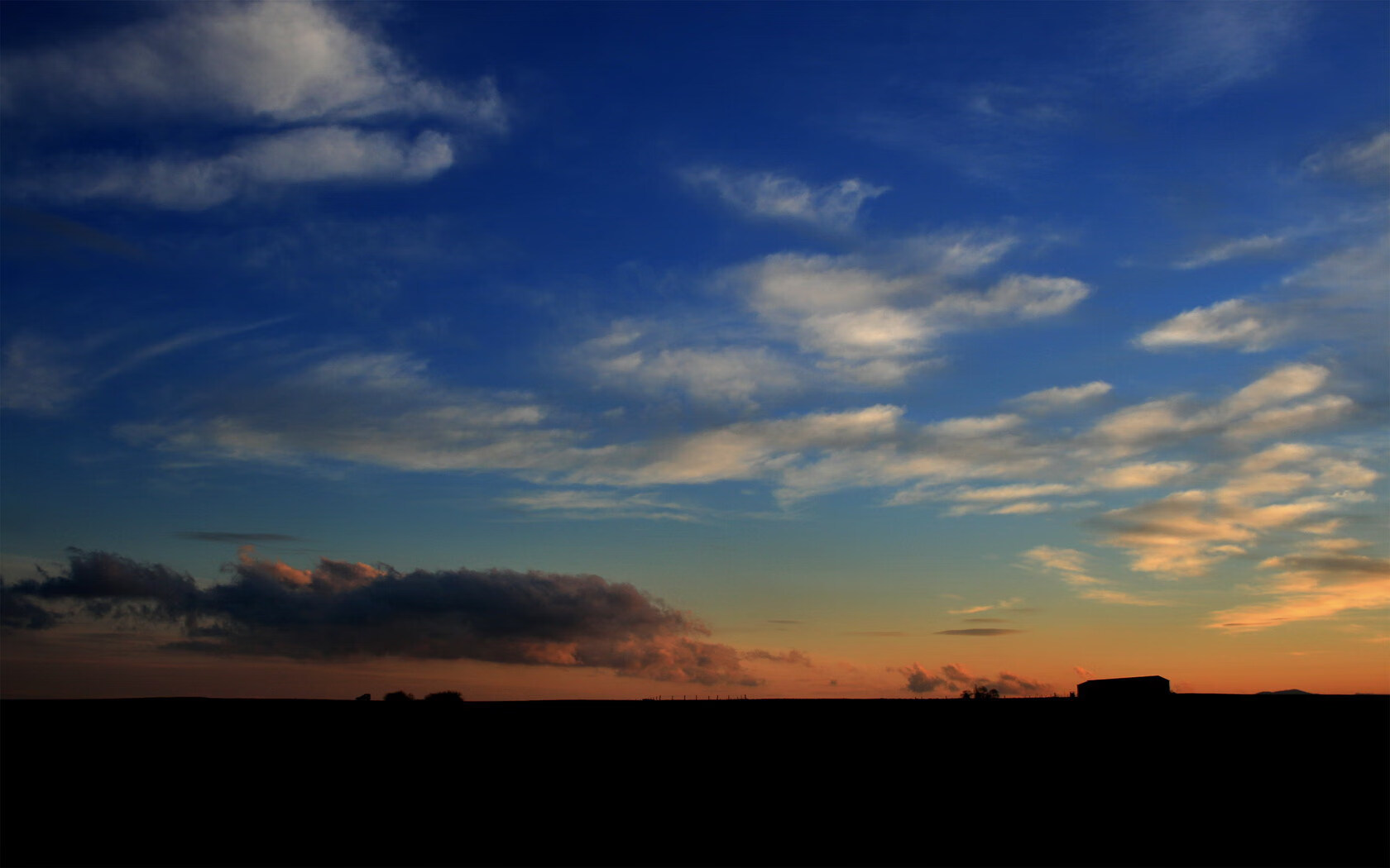 开云体育app-狼群困狐，福克斯轰破五十分大关难救主，猛龙加时险胜76人彰显团队韧性